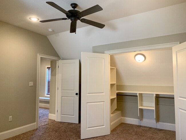 Building Photo - 2807 Village Meadow Cv