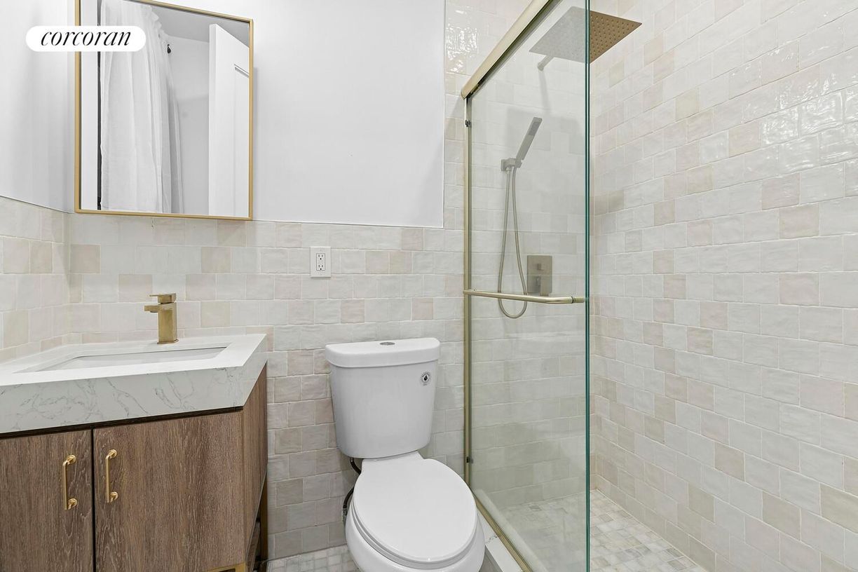 Building Photo - 204 W 96th St