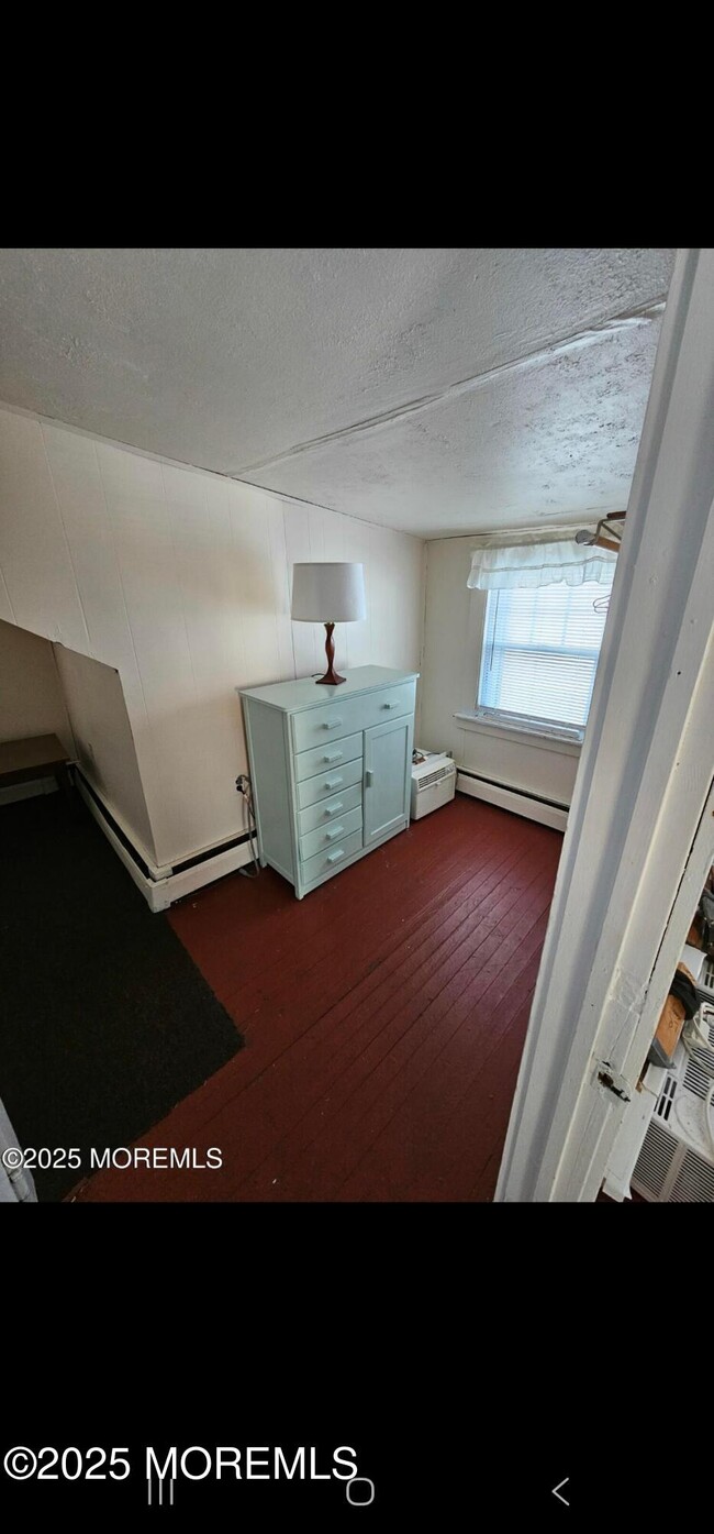Building Photo - 207 3rd Ave
