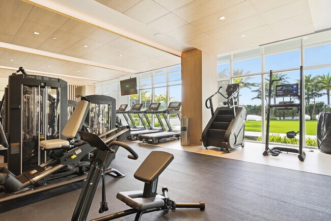 Building Photo - 220 Lake Shore Dr