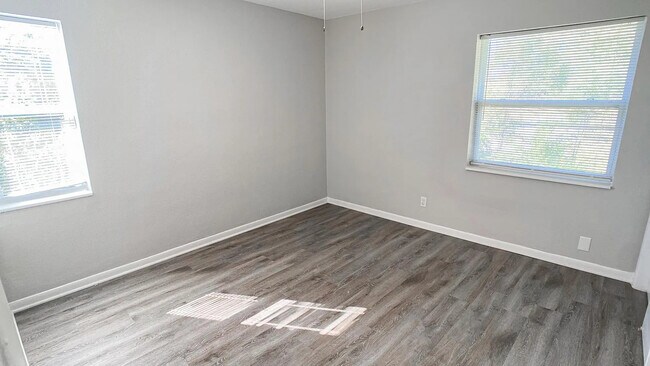 Building Photo - 8220 Troost Ave