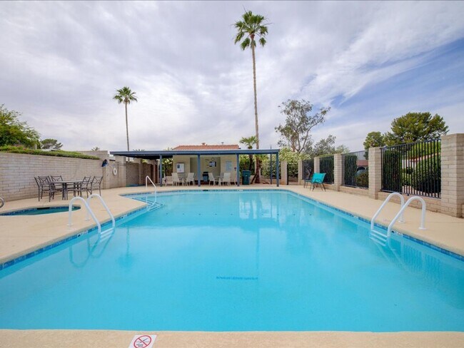 Building Photo - Scenic Living at Dorado Golf Course; 3 Bedroom 2 Bathroom