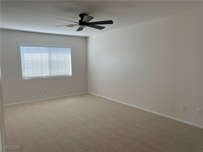 Building Photo - 10133 Quaint Tree St