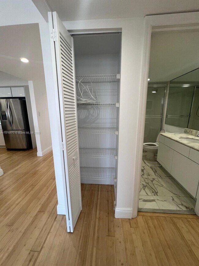 Building Photo - 5600 Collins Ave