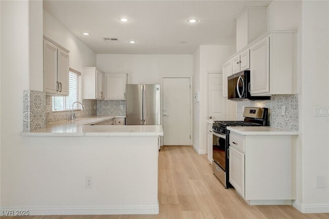 Building Photo - 10808 Wallflower Ave