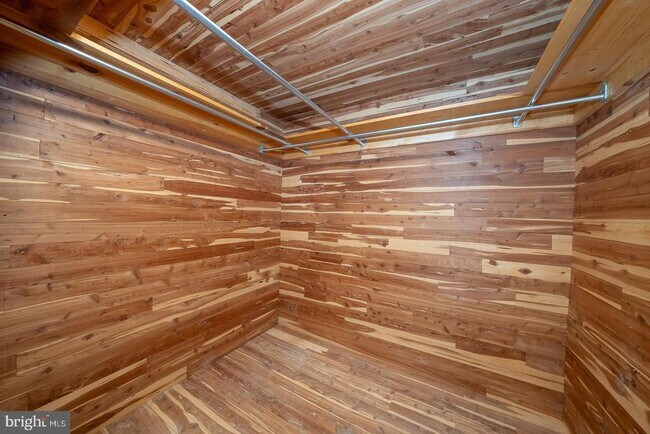 Building Photo - 4103 Laurel Dr