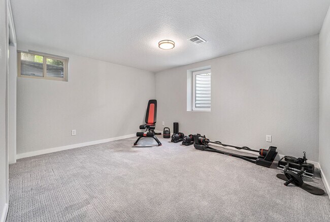 Building Photo - $500 OFF RENT!!!! STUNNING 5BD/3BA Home in...