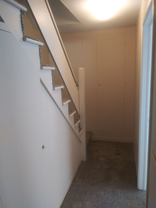 Building Photo - r511LBP