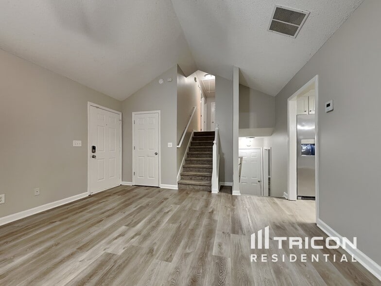 Building Photo - 699 Creek Stone Dr