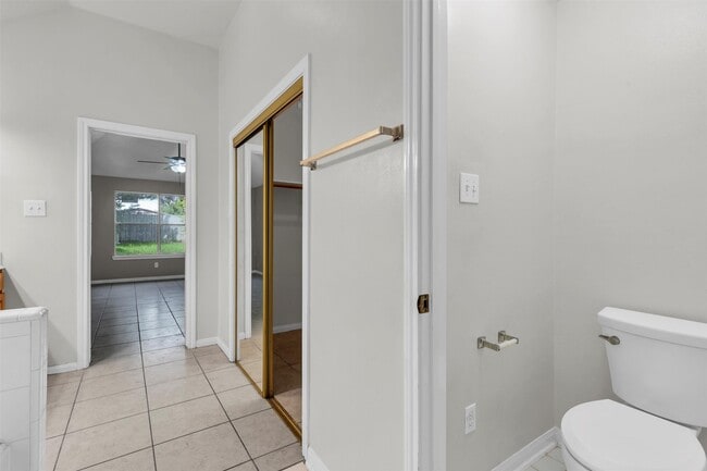 Building Photo - 820 Portsmouth Dr