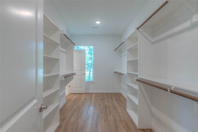 Building Photo - 12871 Oak Barrel Rd