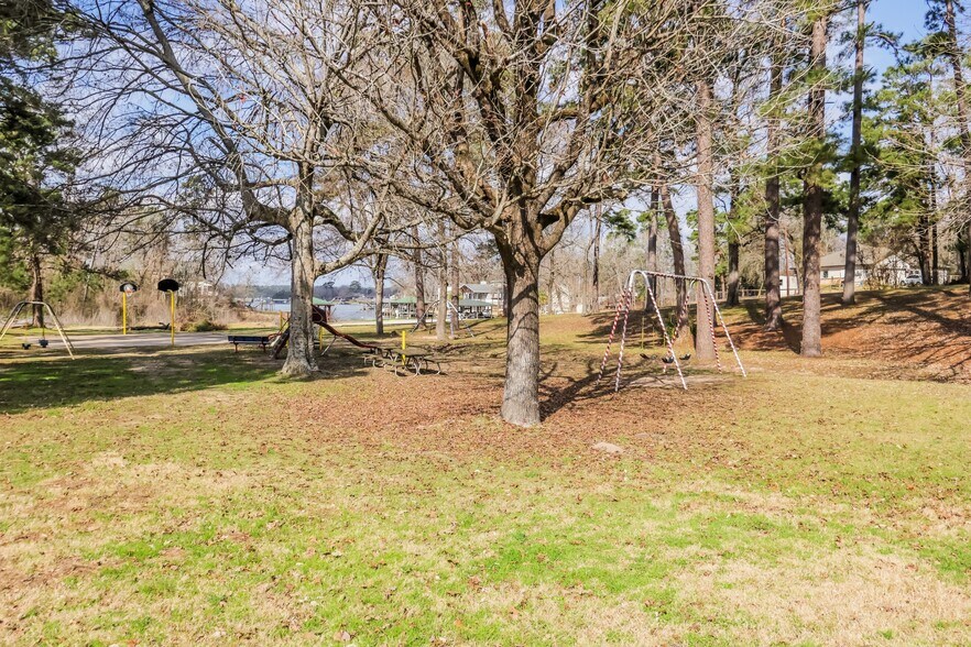 Building Photo - 173 Big Oak