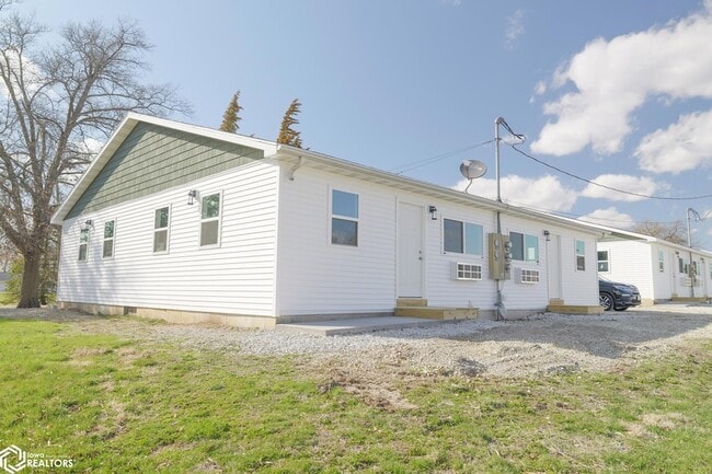 Primary Photo - 10994 115th Ave