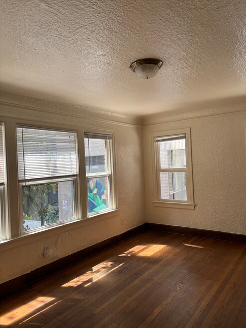 Building Photo - 4541 Brooklyn Ave NE