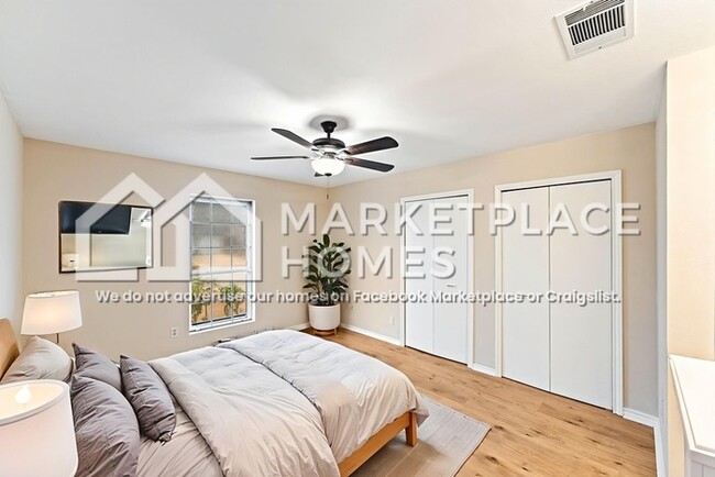 Building Photo - 1804 Easton Dr