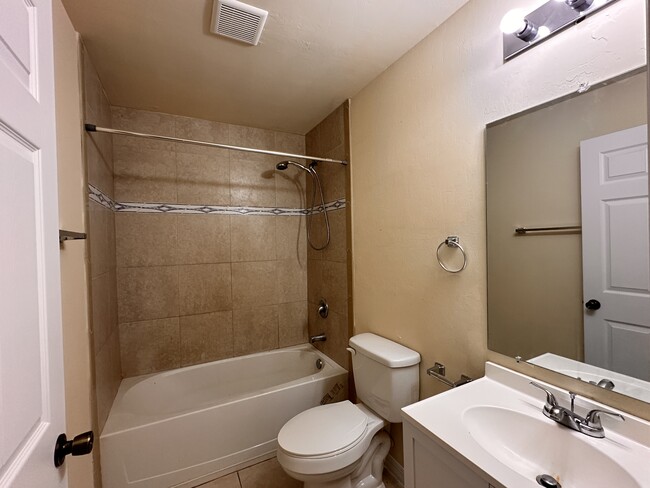 Building Photo - 1257 SE 8th Terrace