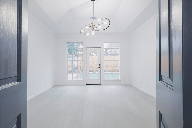 Building Photo - 17527 Sandy Cliffs Dr