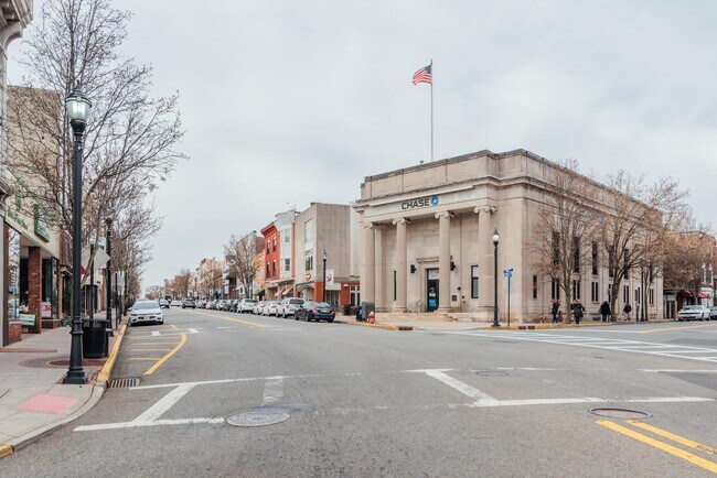 Building Photo - 30 Park Ave