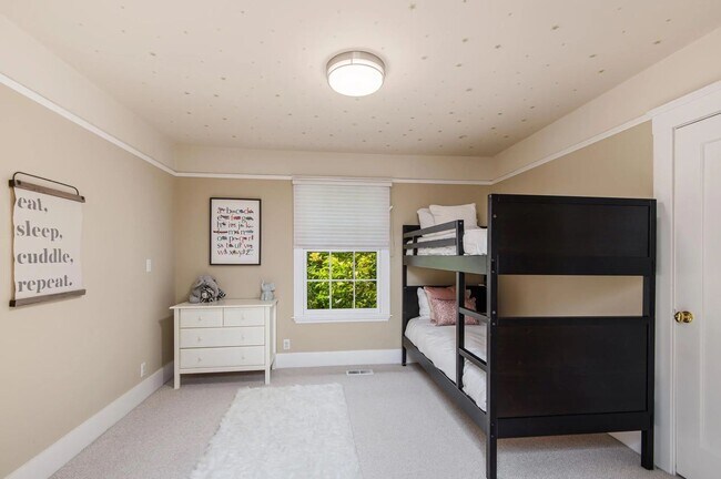 Building Photo - Updated 3BD/2BA Menlo Park Home with French Oak Floors + Bonus Room
