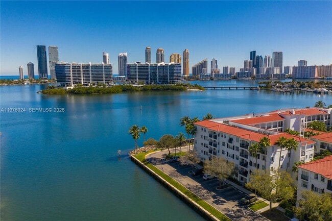 Building Photo - 3255 NE 184th St