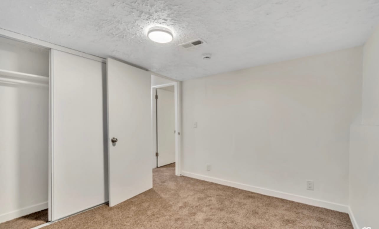 Building Photo - 5365 W 5200 S