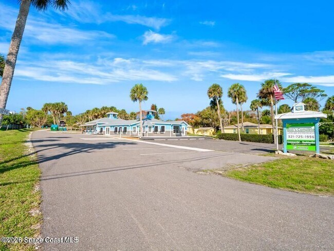 Building Photo - 1280 Highway 1, B