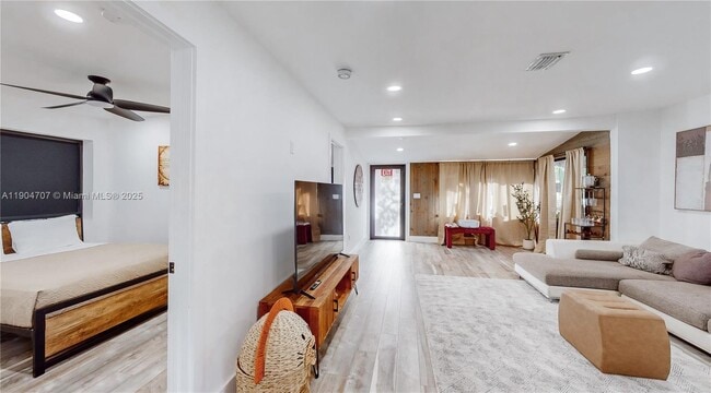 Building Photo - 2525 Garfield St