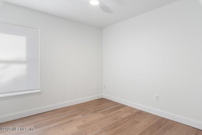 Building Photo - 12184 Mantle Dr