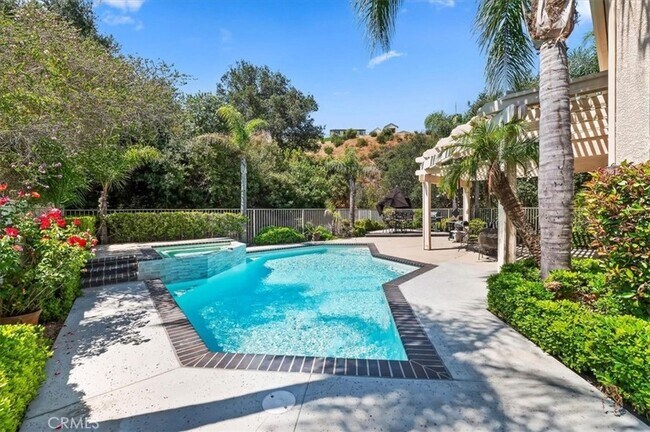 Building Photo - 2760 Hidden Hills Way W