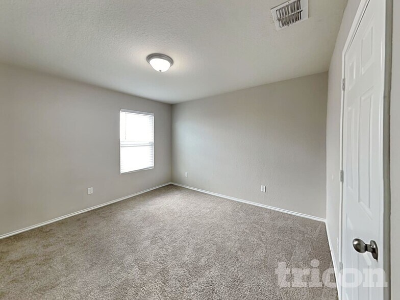 Building Photo - 10607 Noble Canyon
