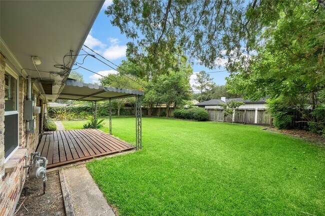 Building Photo - 6007 Claridge Dr