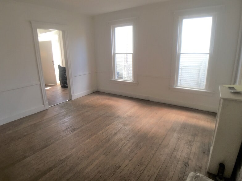 Building Photo - 33 Norton Street - 1st Floor
