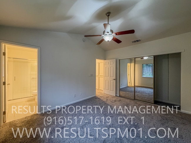 Building Photo - Beautiful Rocklin Light and bright Home!