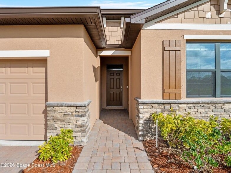 Building Photo - 5388 Waterfall Pl