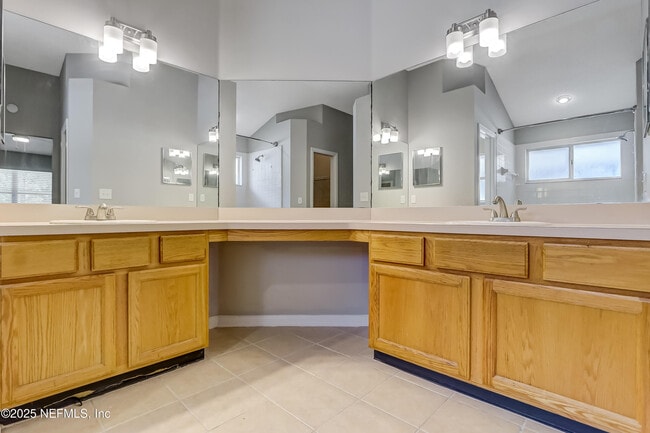 Building Photo - 9642 Pritmore Rd E