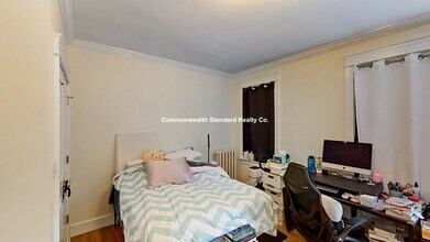 Building Photo - 27 Glenville Ave