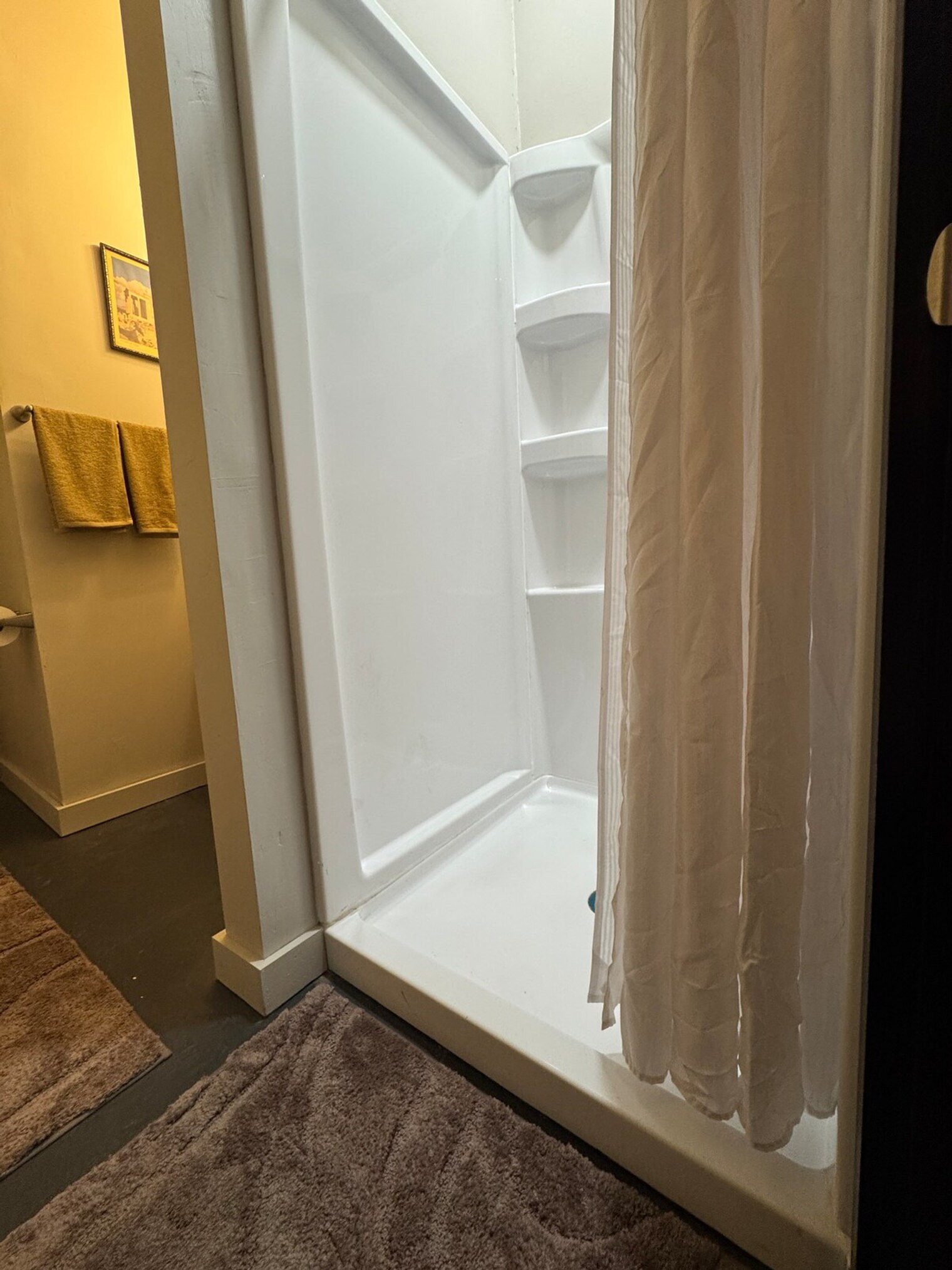 Building Photo - 2632 Wellington Rd