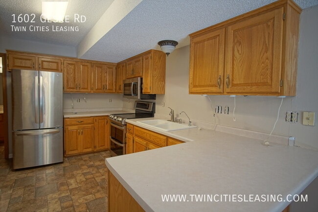 Building Photo - 1602 Geske Rd