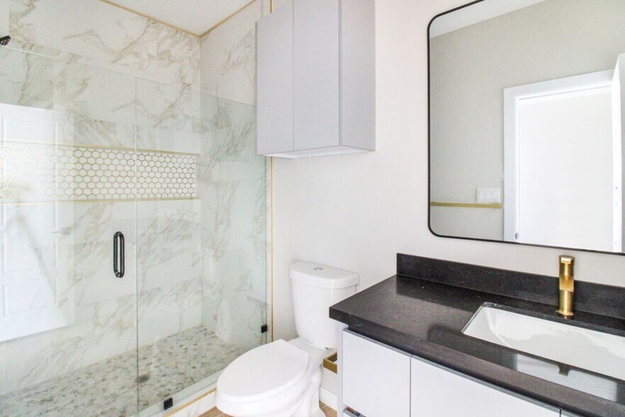 Building Photo - 11003 N 36th Ln