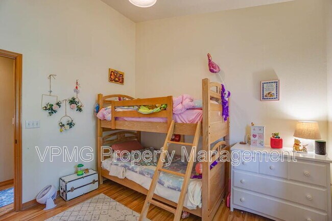 Building Photo - 1204 NE 89th Ave
