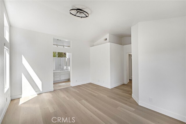 Building Photo - 5 Sanderling Ln