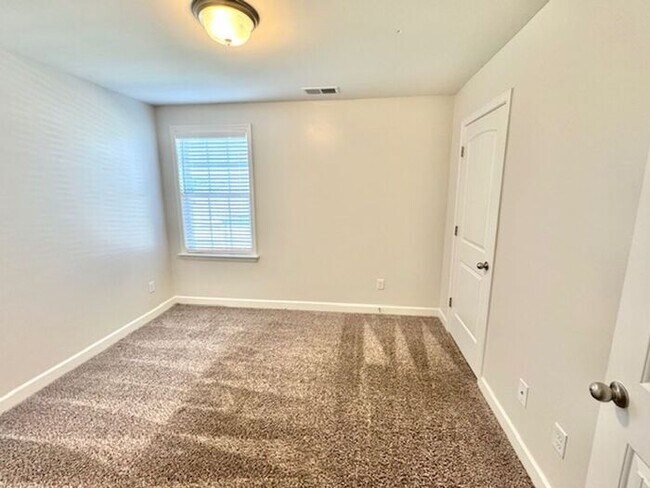 Building Photo - Now Leasing a 4-Bedroom 2.5 Bath In Olive ...