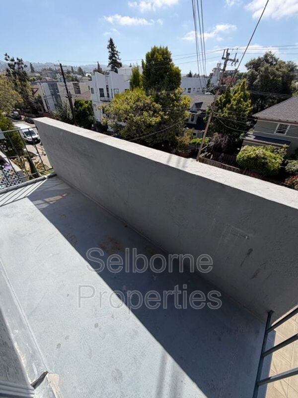 Building Photo - 407 Fairmount Ave