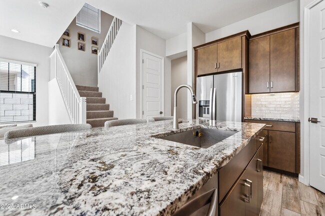 Building Photo - 4827 E Village Dr