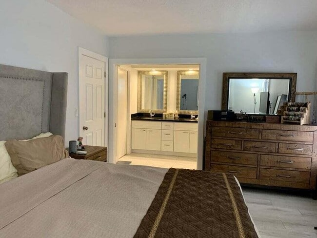 Building Photo - 3230 Aqua Vista Dr