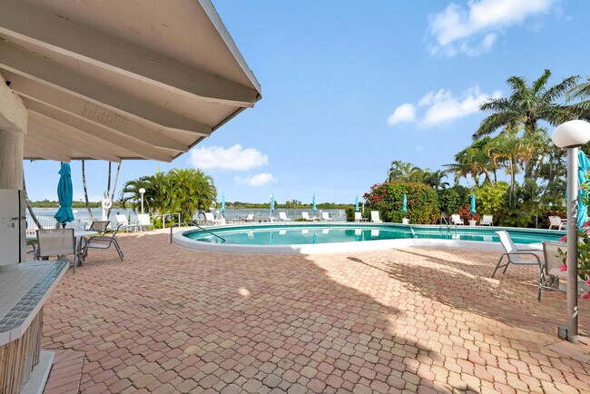 Building Photo - 2505 S Ocean Blvd