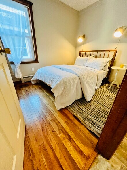 Smaller bedroom - fits full size bed - 358 N Winooski Ave