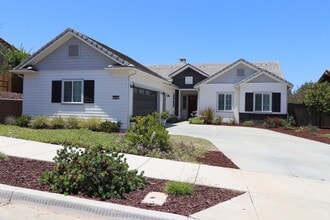 Building Photo - Gated Groves Single Story Home