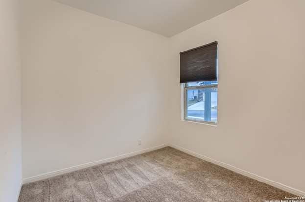 Building Photo - 4950 Hallies Gdn