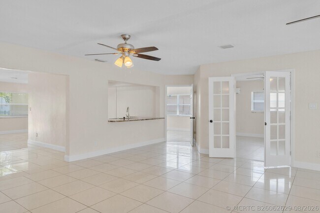 Building Photo - 4921 NW 39th St